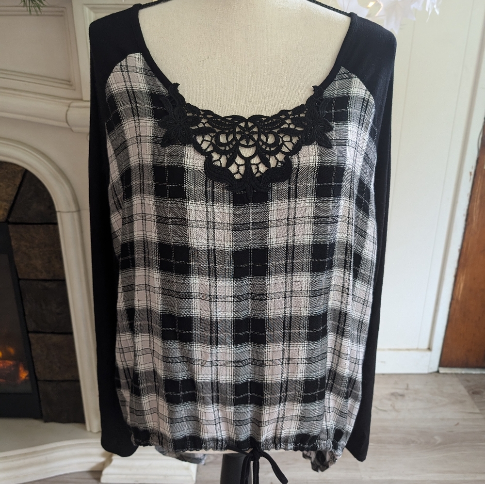 Venus long sleeve plaid top